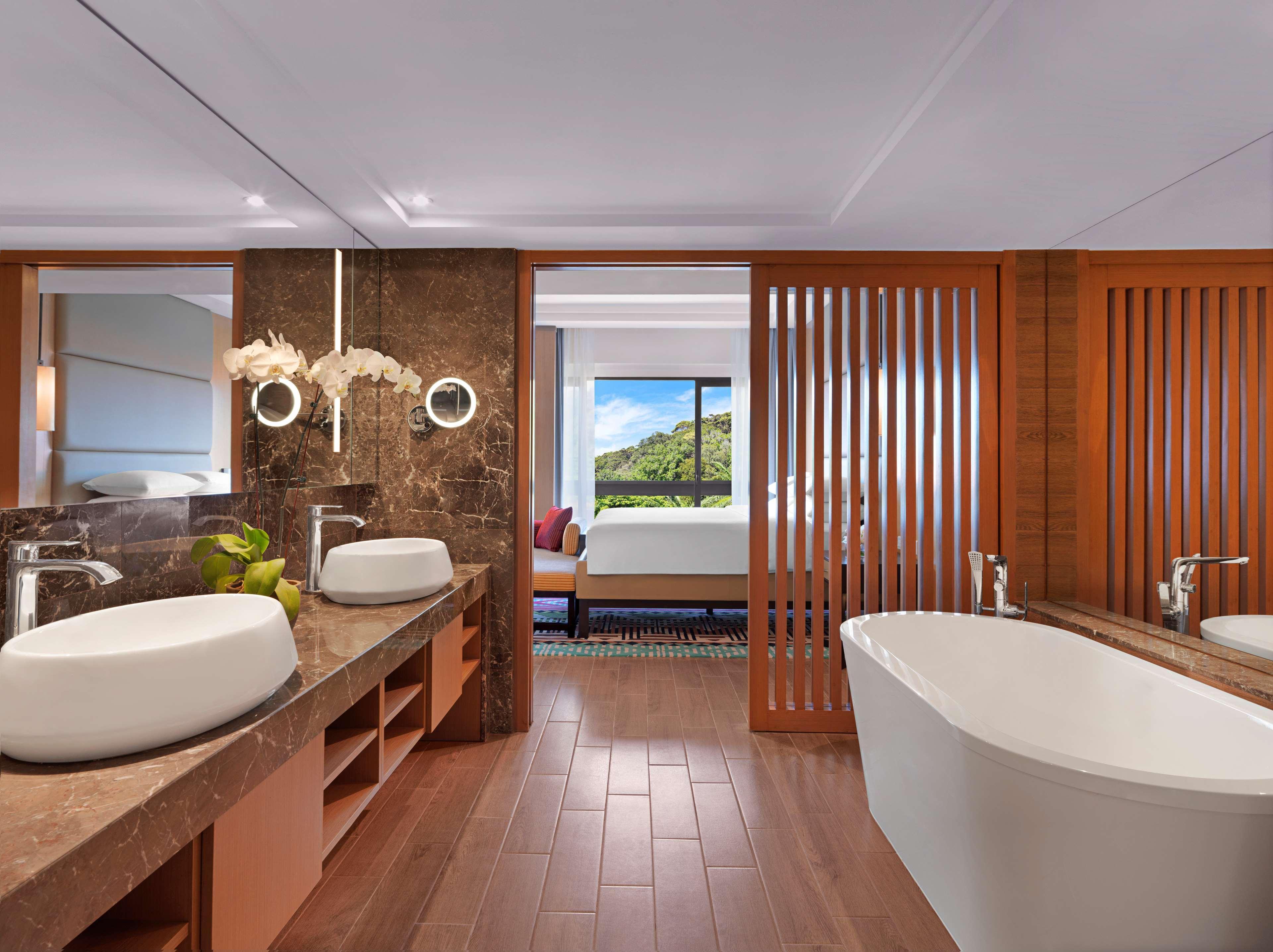 Hyatt Regency Kuantan Resort Zewnętrze zdjęcie Deluxe Suite bathroom