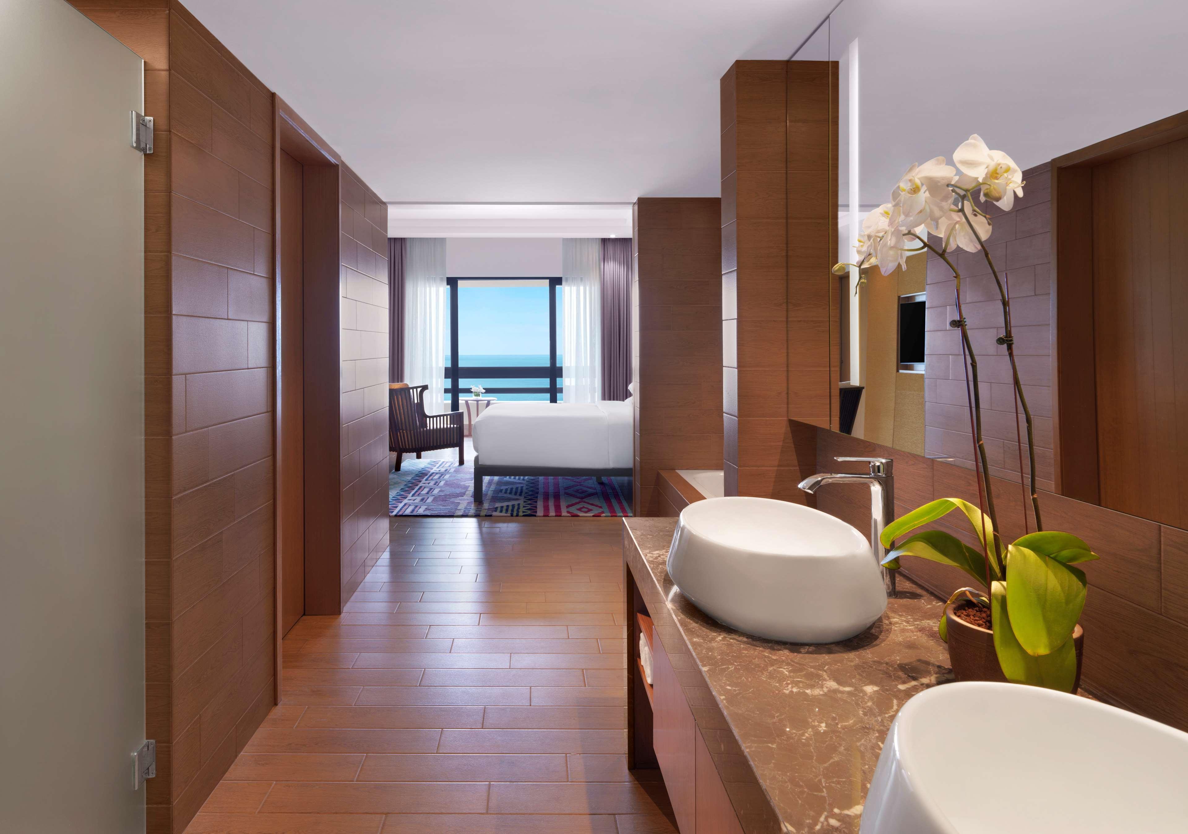 Hyatt Regency Kuantan Resort Zewnętrze zdjęcie A bathroom at the hotel