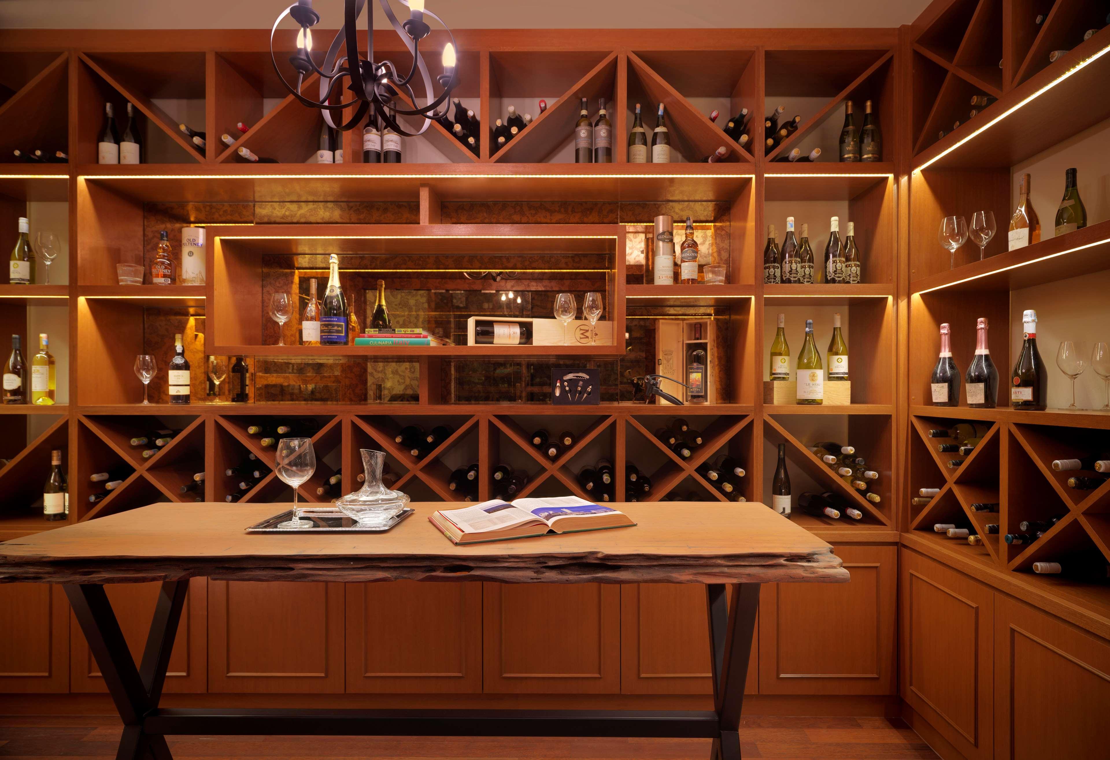 Hyatt Regency Kuantan Resort Zewnętrze zdjęcie Wine cellar