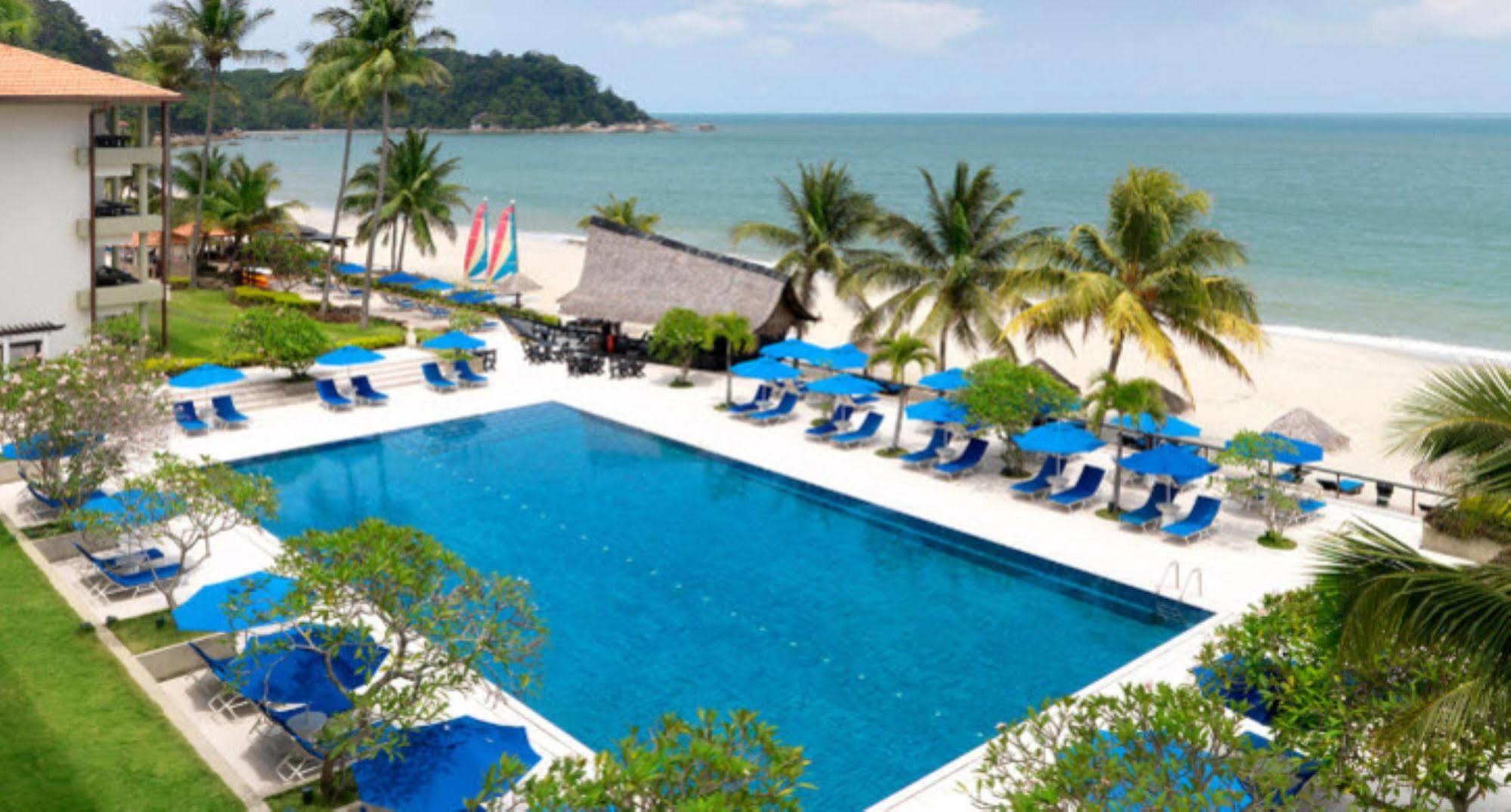 Hyatt Regency Kuantan Resort Zewnętrze zdjęcie The swimming pool at the resort